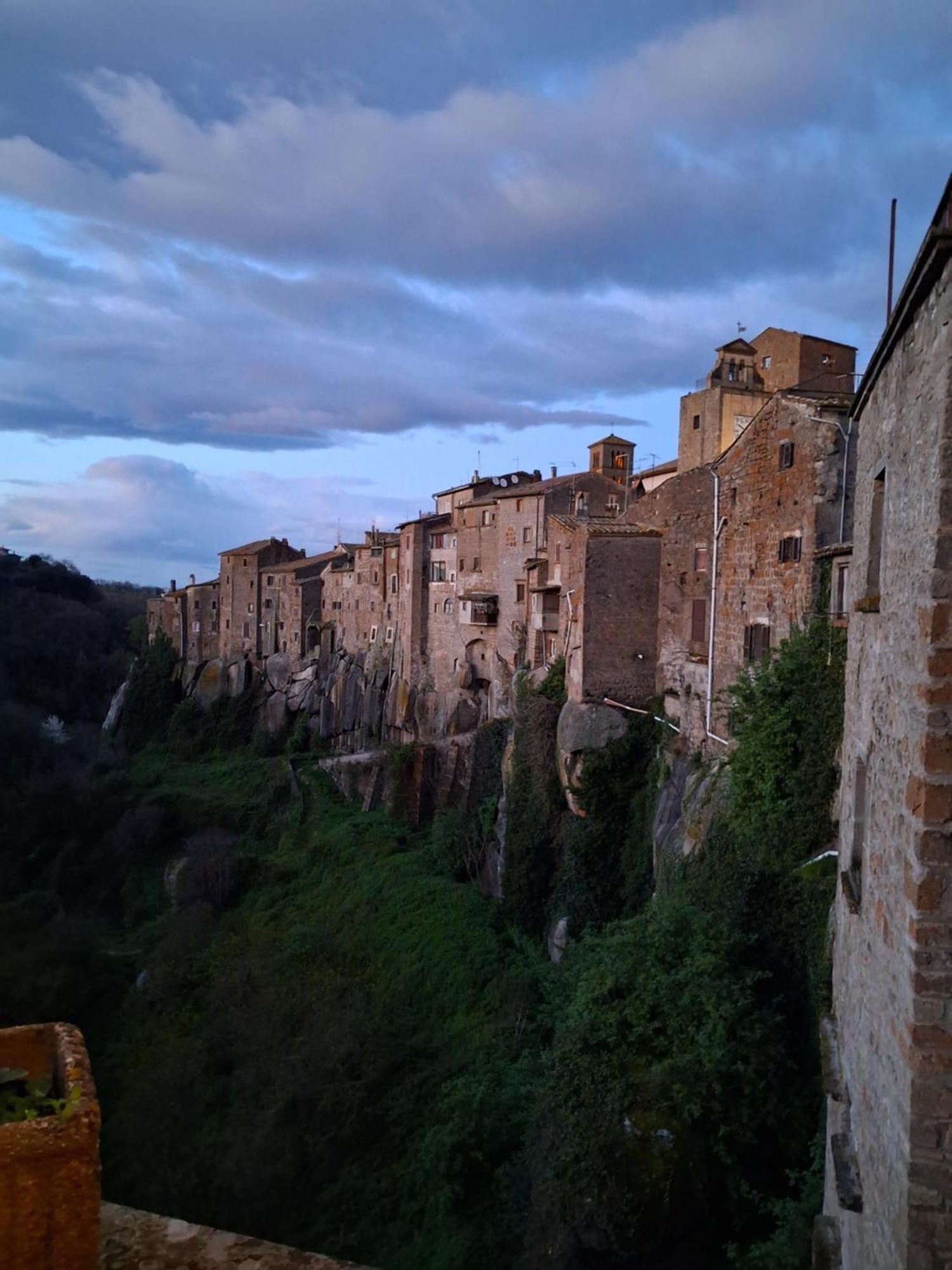 Sospesi Nel Borgo Vitorchiano Ngoại thất bức ảnh